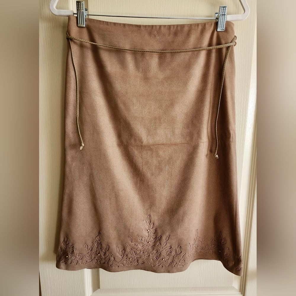 NEXT Faux Suede Embroidered Midi Skirt. Size Medium 🤎